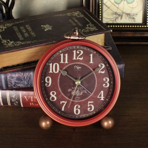 Factory Direct Sales Of New Retro Electronic Alarm Clock Red Creative Clock Ornaments Amazon Best Selling Hot Style Clock