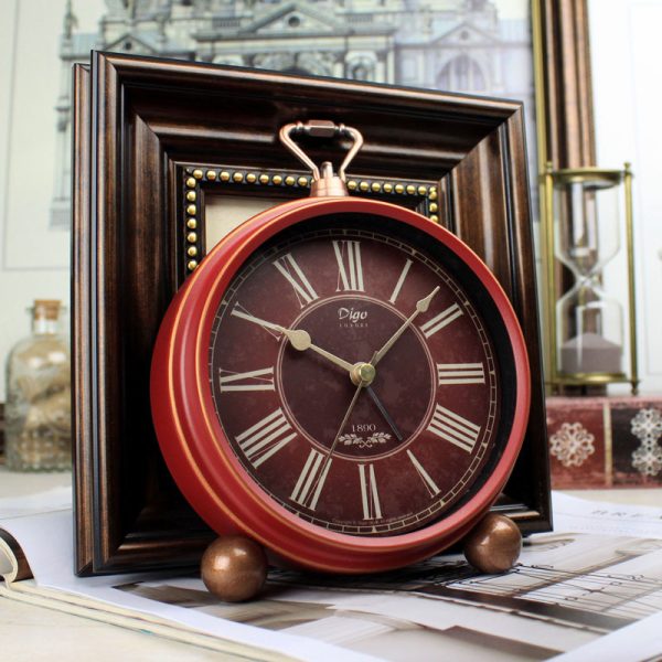 Factory Direct Sales Of New Retro Electronic Alarm Clock Red Creative Clock Ornaments Amazon Best Selling Hot Style Clock - Image 3
