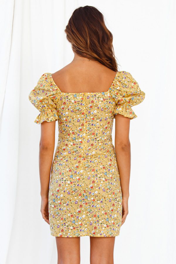 Selling Short-sleeved Printed Slim Dress - Image 5