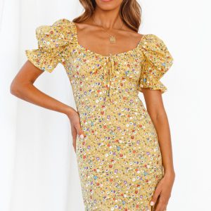 Selling Short-sleeved Printed Slim Dress